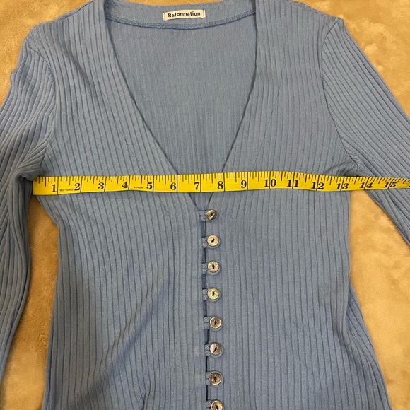 Reformation Gellar Button Front Long
Sleeve Ribbed Knit Top Parisian Blue. - Picture 3 of 15
